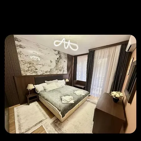 Dark Lux Apartment
